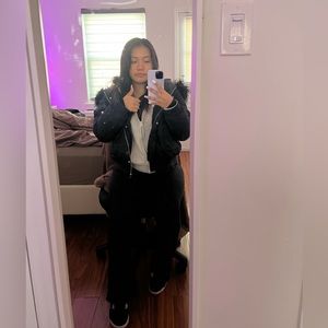 Meet your Posher, Tee